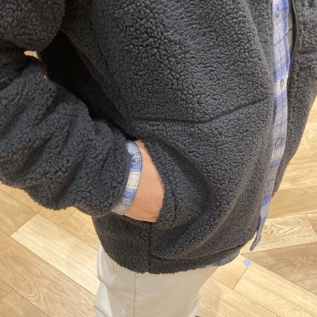 046867_20251029_01_05