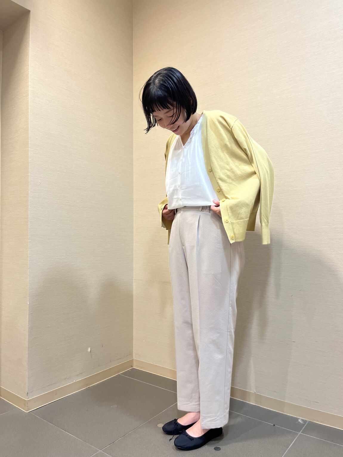 婦人 パジャマ ベージュ