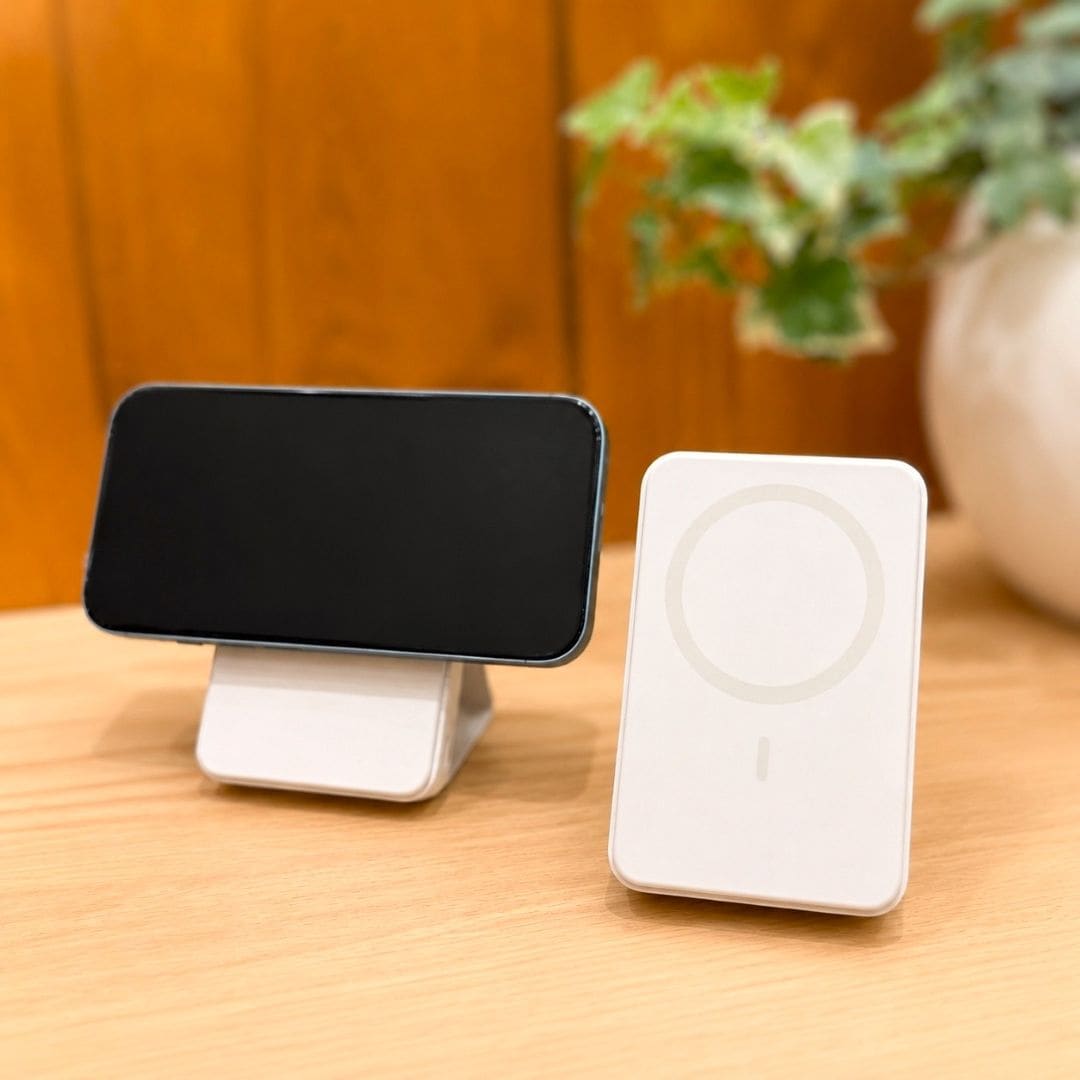 【ハピオ木野】新商品|スマホスタンドにもなるモバイルバッテリー_65Nsh7