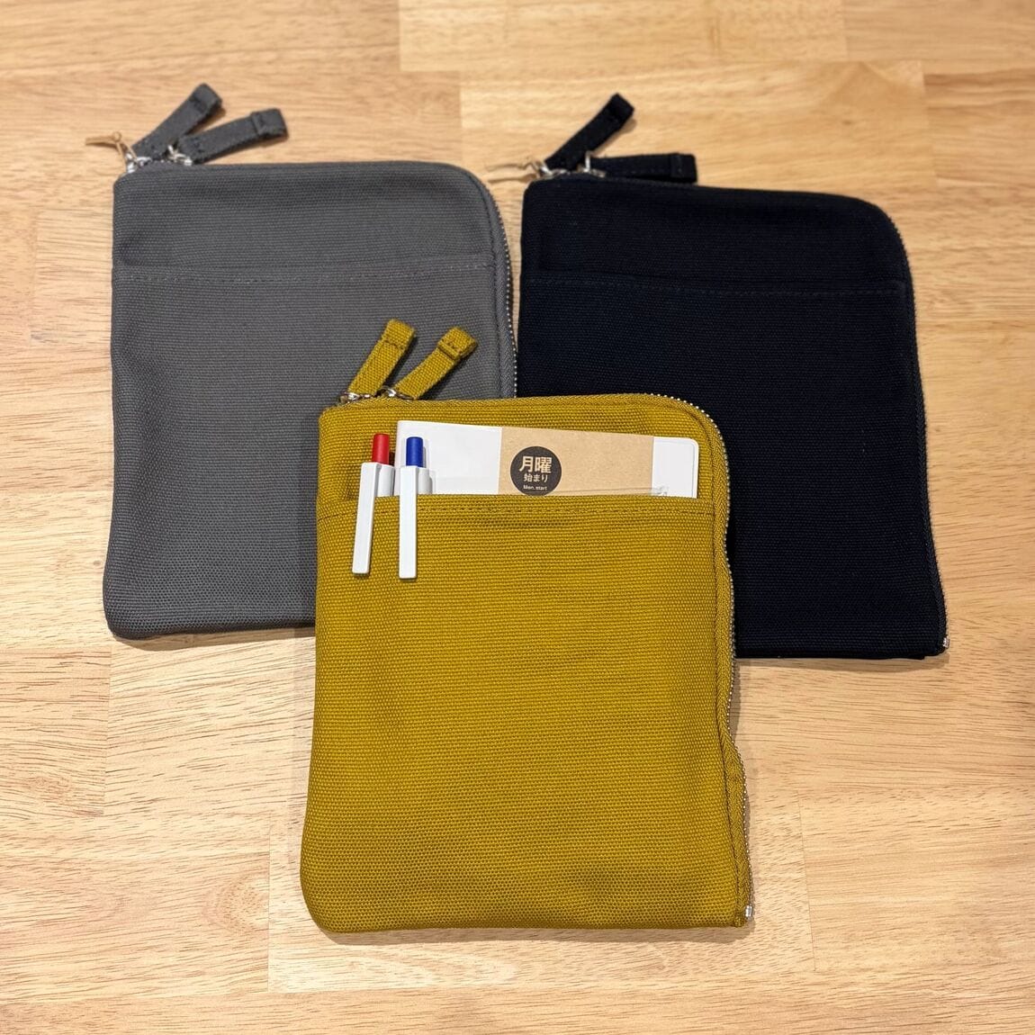 【ナチュラルガーデン黒田】毎日の文具を、ひとまとめ。帆布ノートケース_2Ognd9