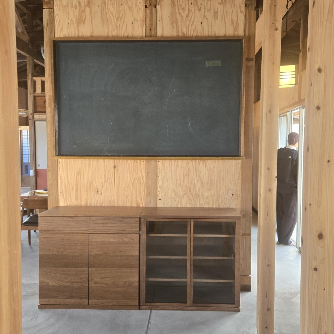 木製キャビネット