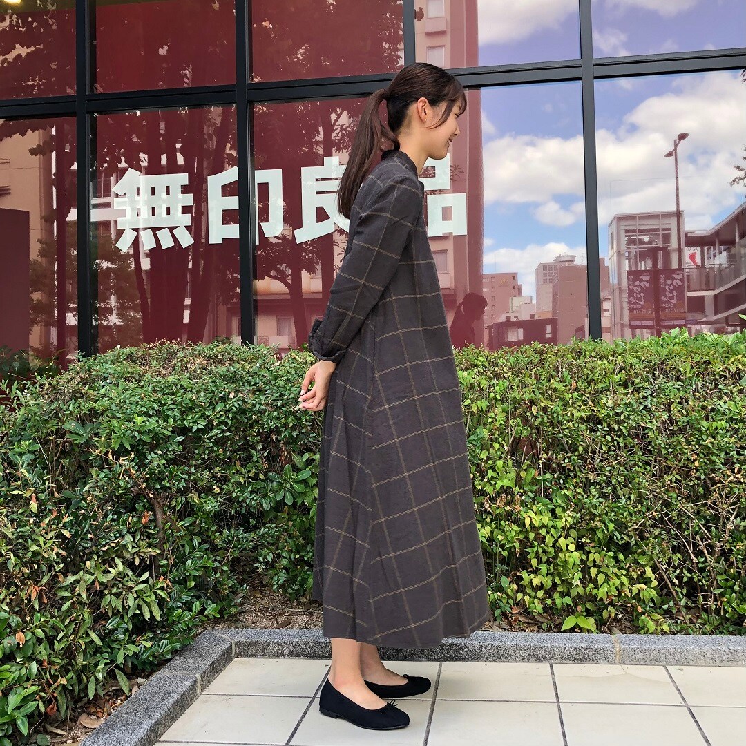 女の子が立っている写真