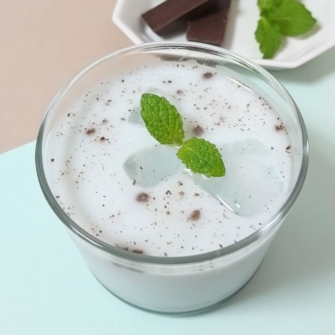 チョコミントラテ