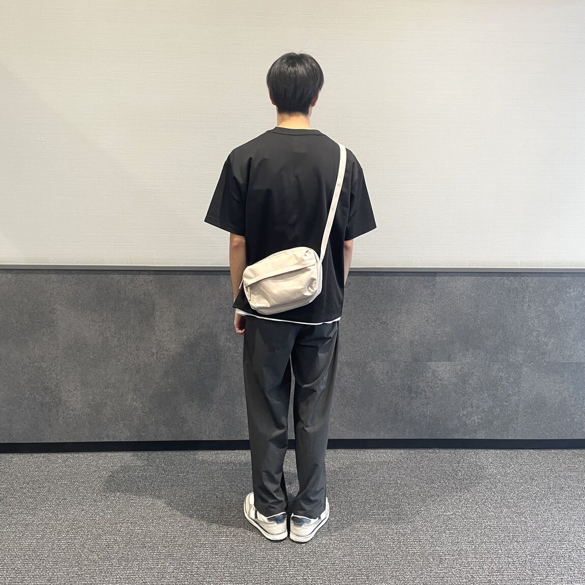 後ろ