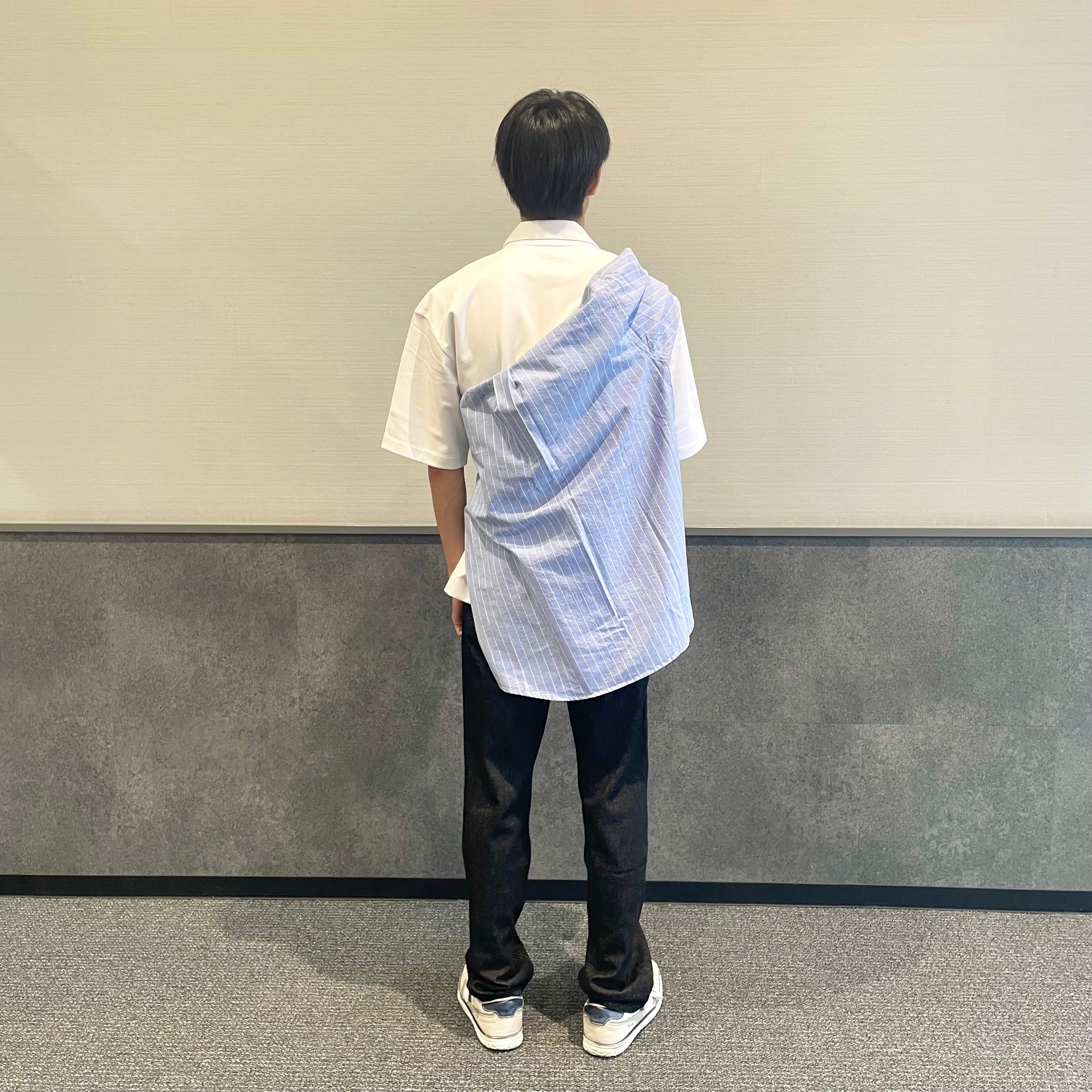 後ろ