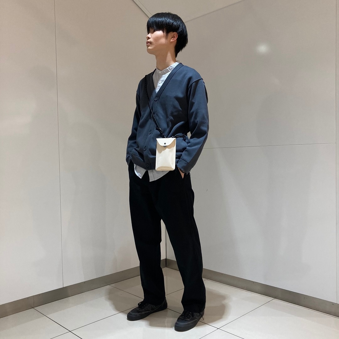 シャツを着た男性の写真
