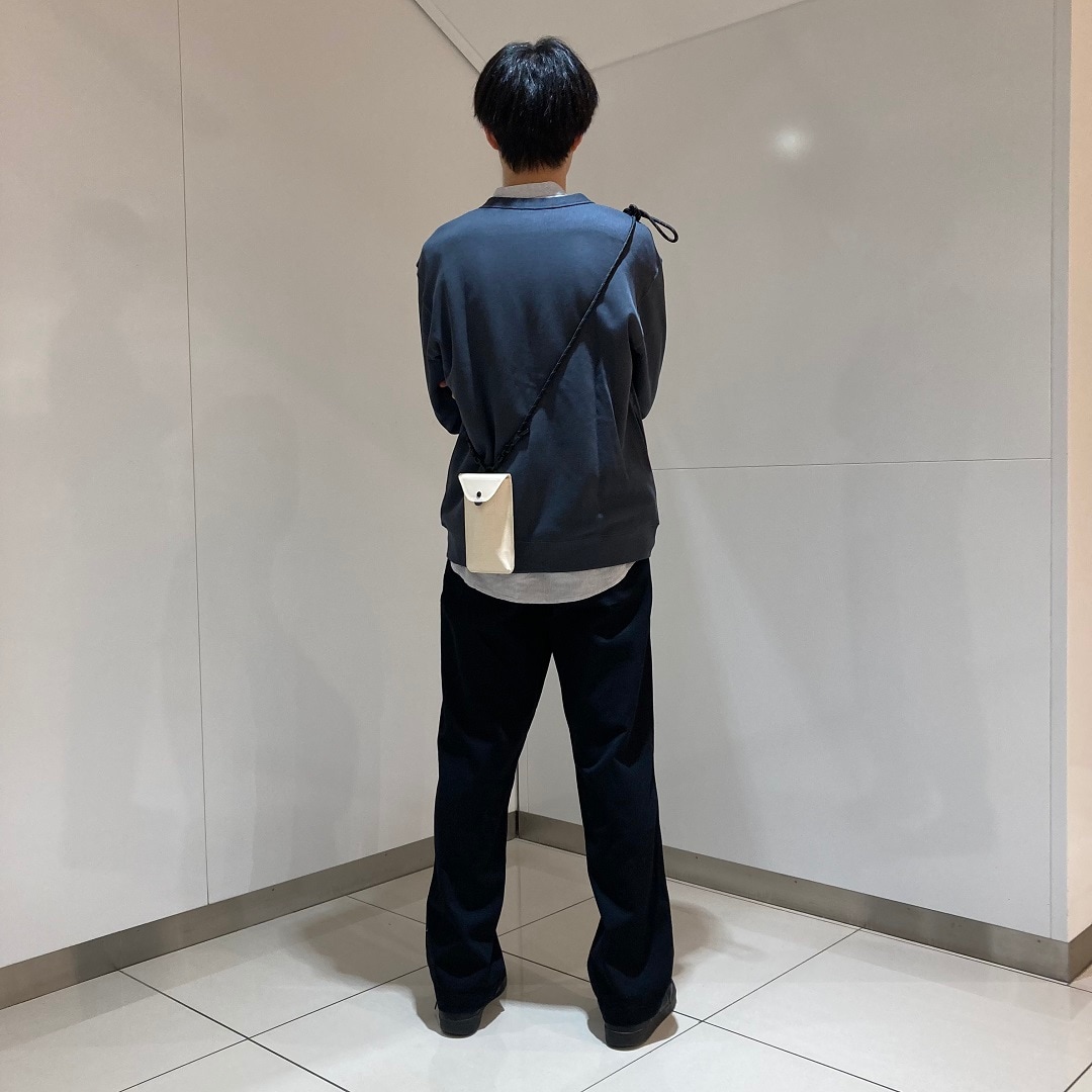 シャツを着た男性の写真