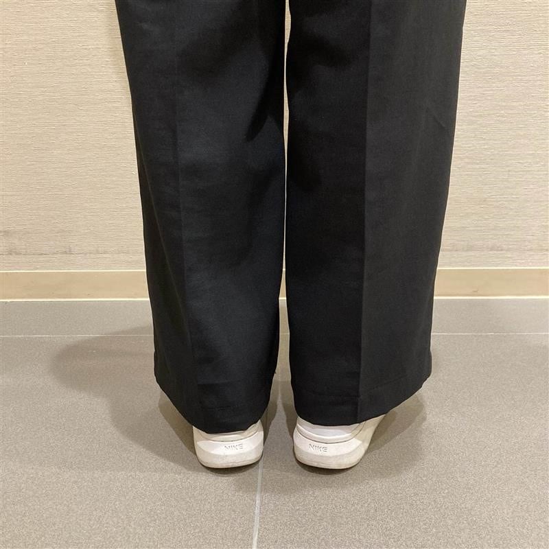 裾上げ後のパンツ