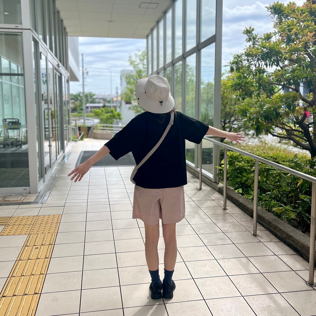 野外コーデ後ろ姿