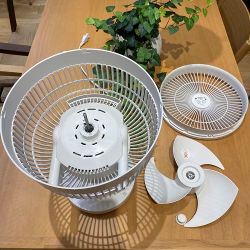 サーキュレーターを分解した様子