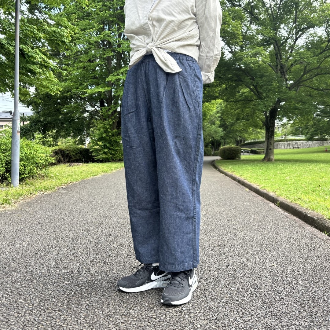 ダークネイビー
