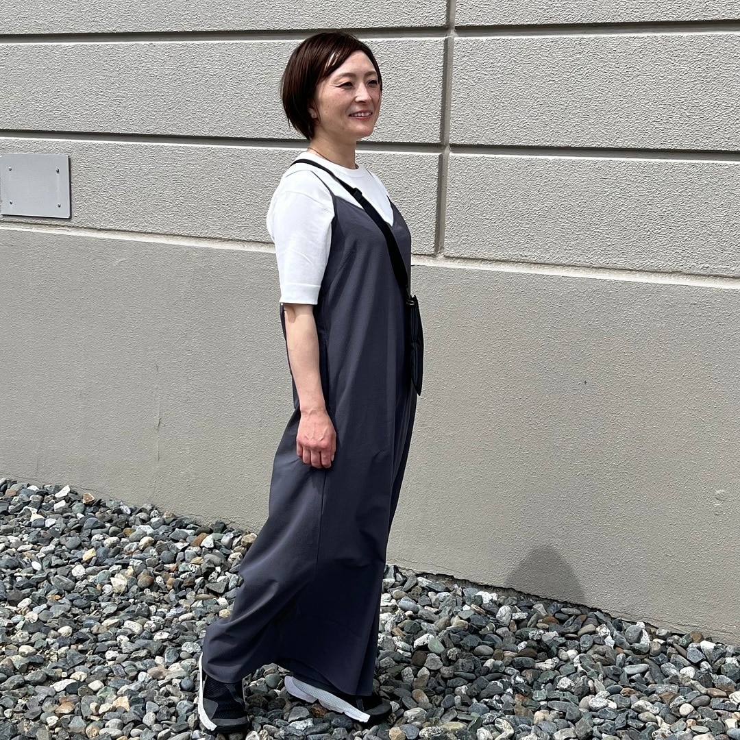 サッカー素材サロペット着用画像