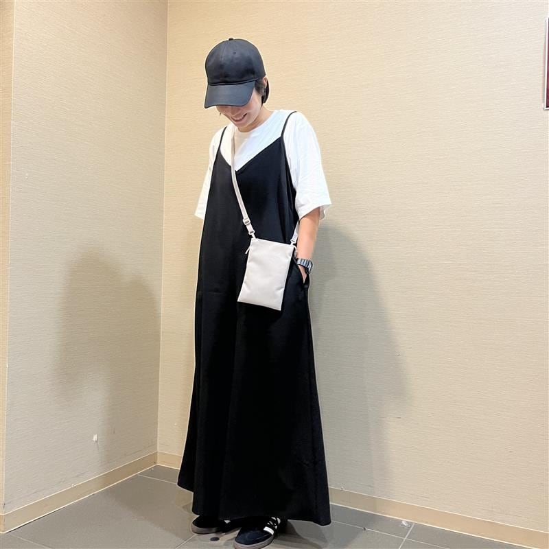 サロペット 黒 婦人