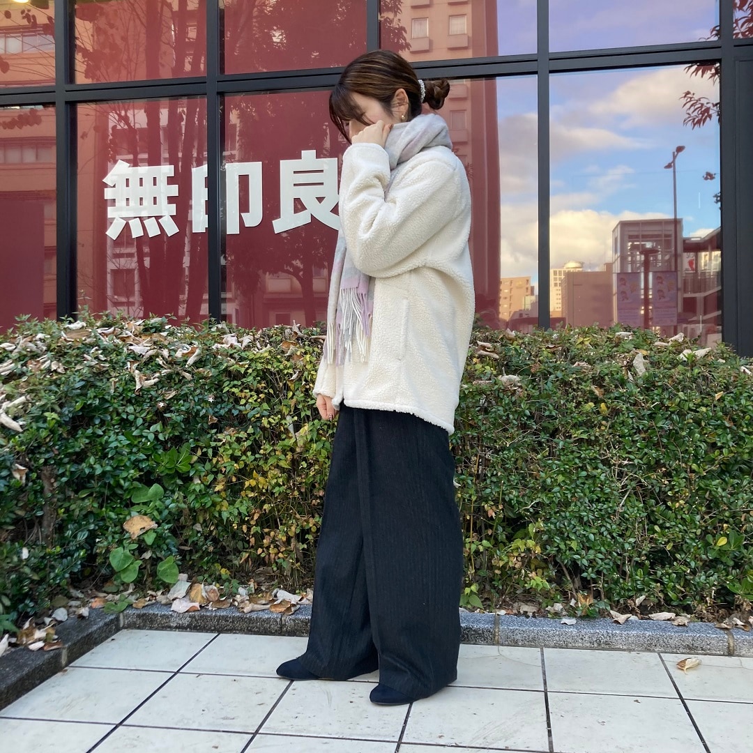 マフラーをしている女性の写真