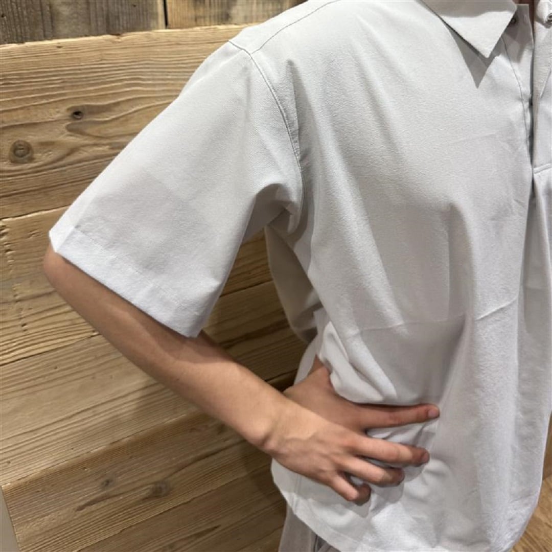 風を通す布帛ポロ　袖部分
