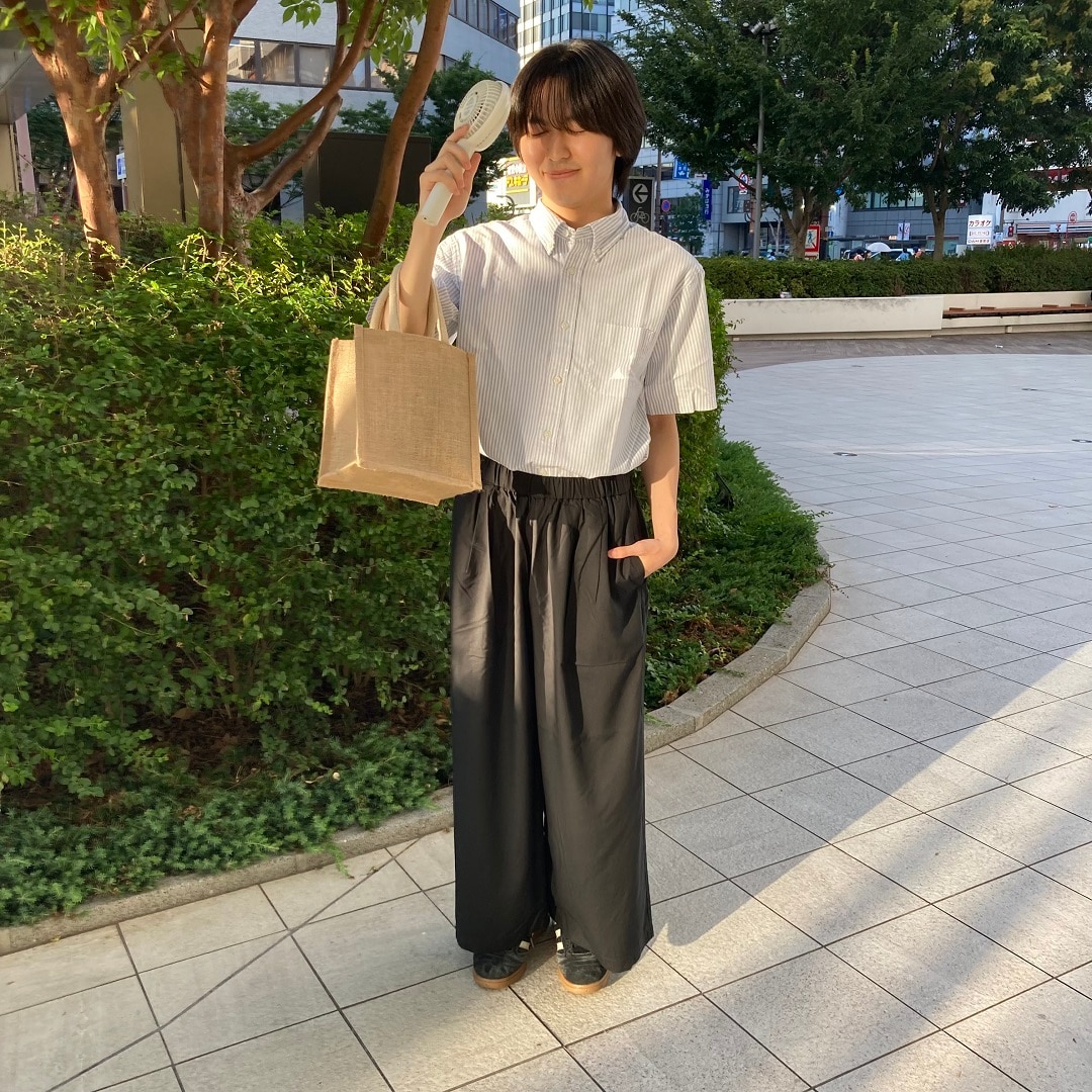 シャツを着た男性の写真