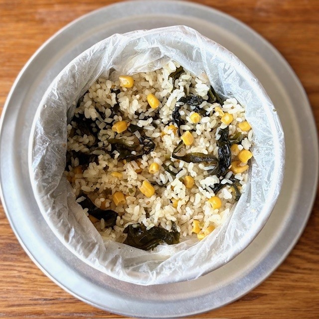 わかめスープでつくるコーン炊き込みごはん