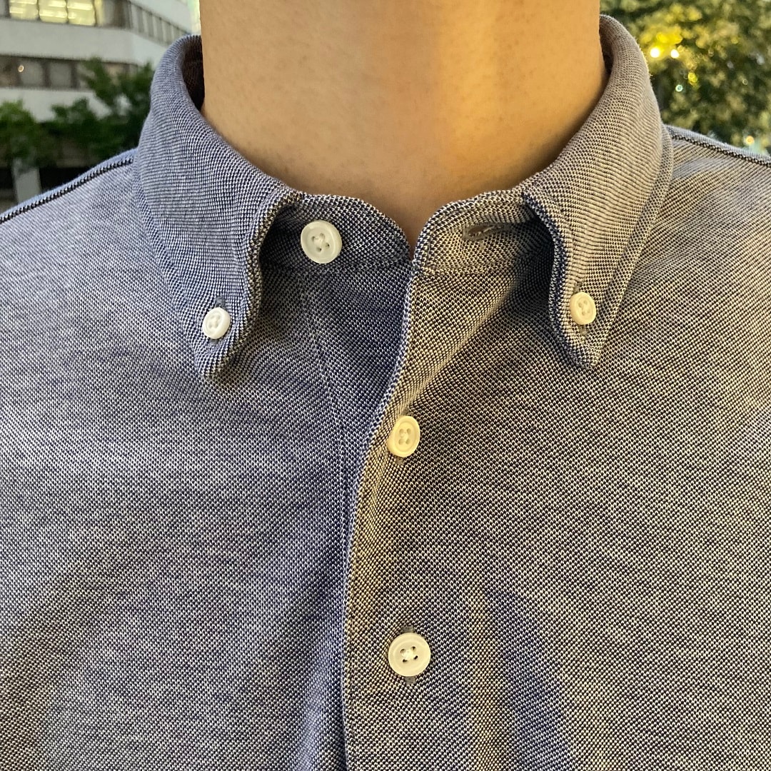 男の子が立っている写真