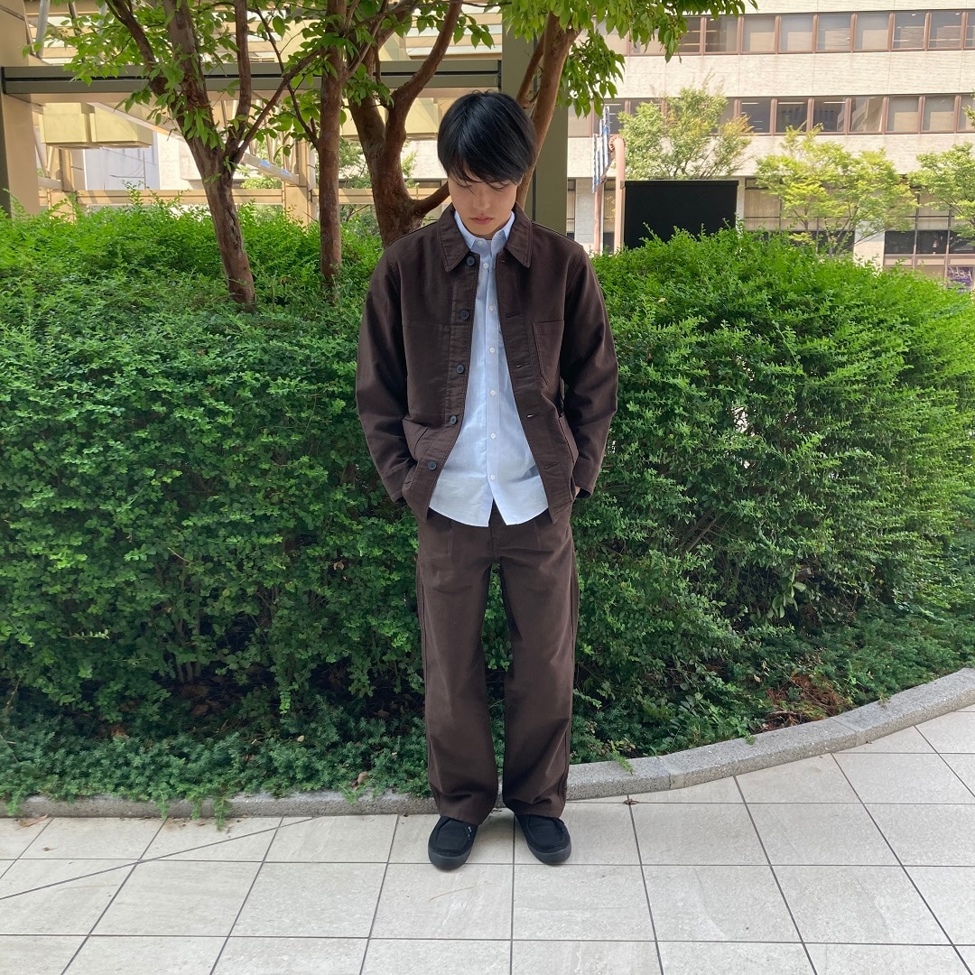 ジャケットを着た男性の秋服コーディネート