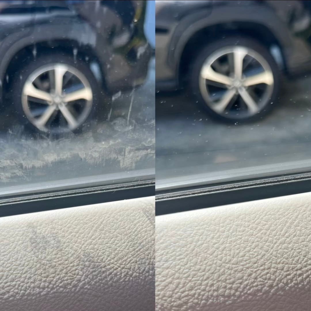 窓についた鼻跡