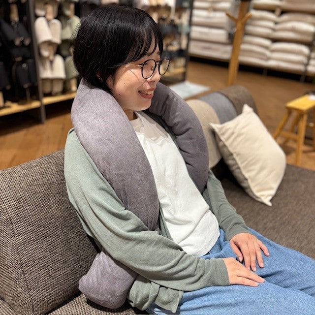 新商品　自由に巻けるループクッション　長い