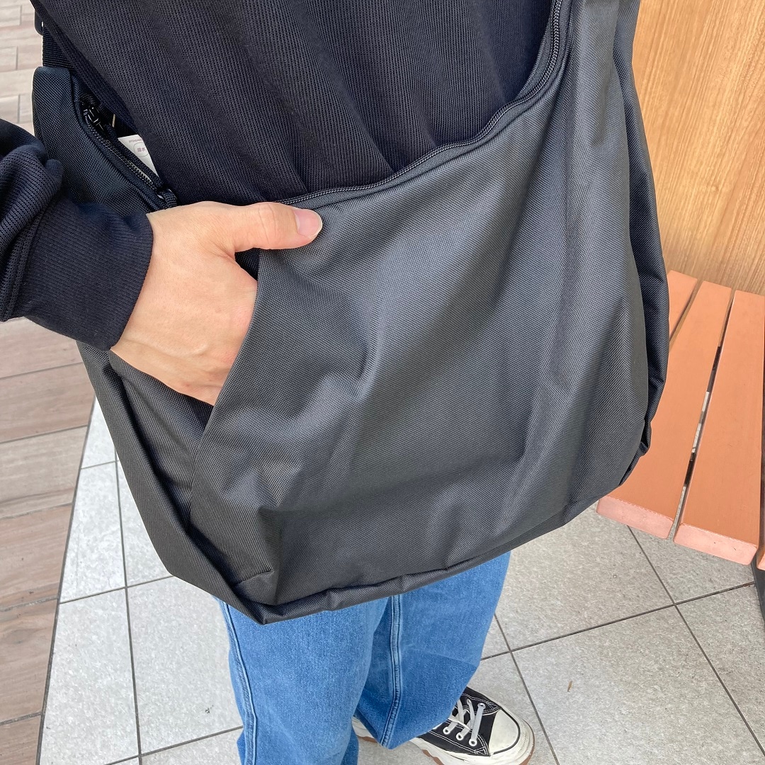 男の子が立っている写真