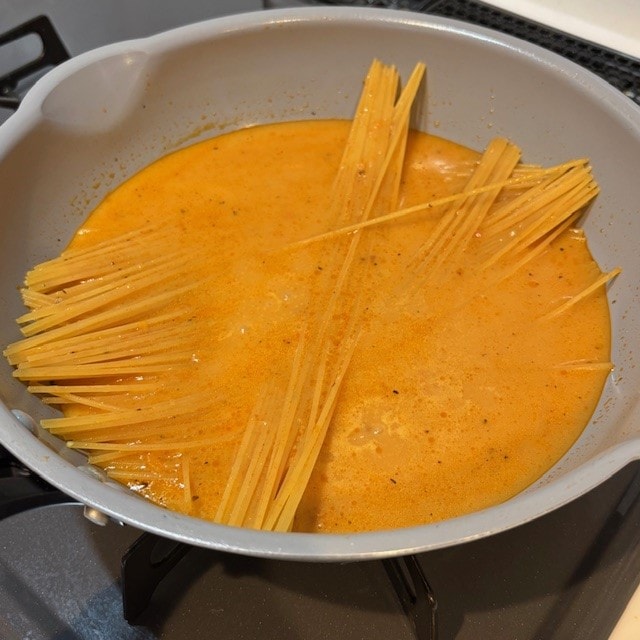 パスタ煮込み開始