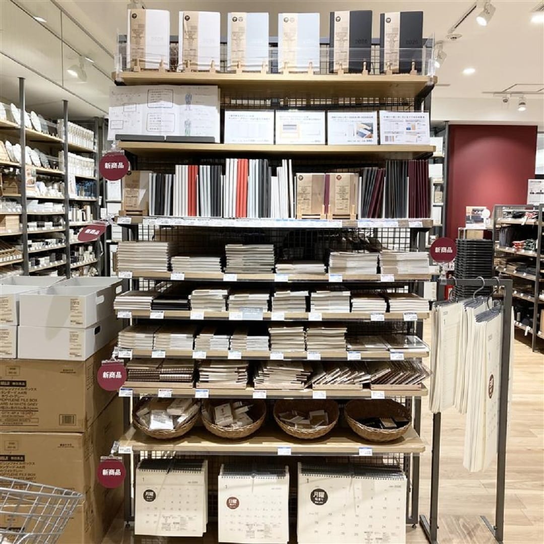 カレンダー売り場