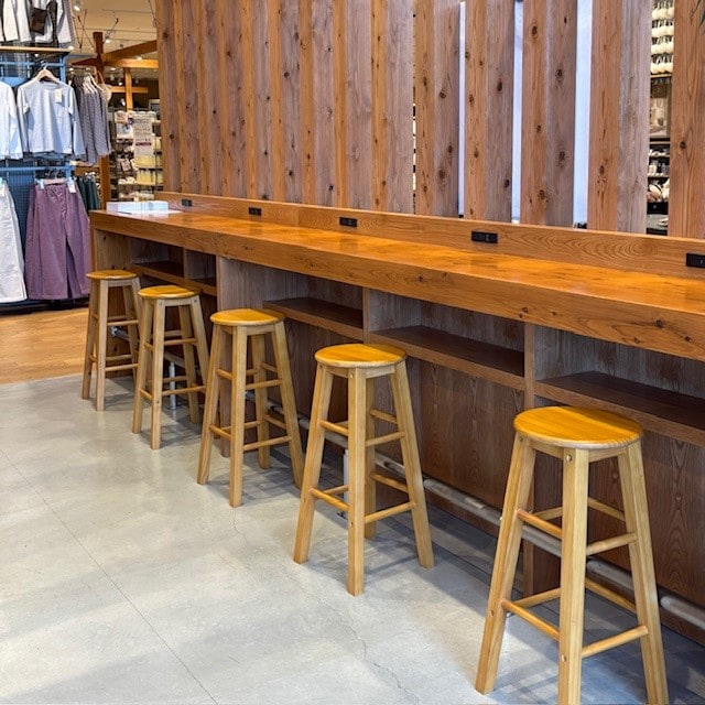 コーヒー　100円　くつろぎスペース