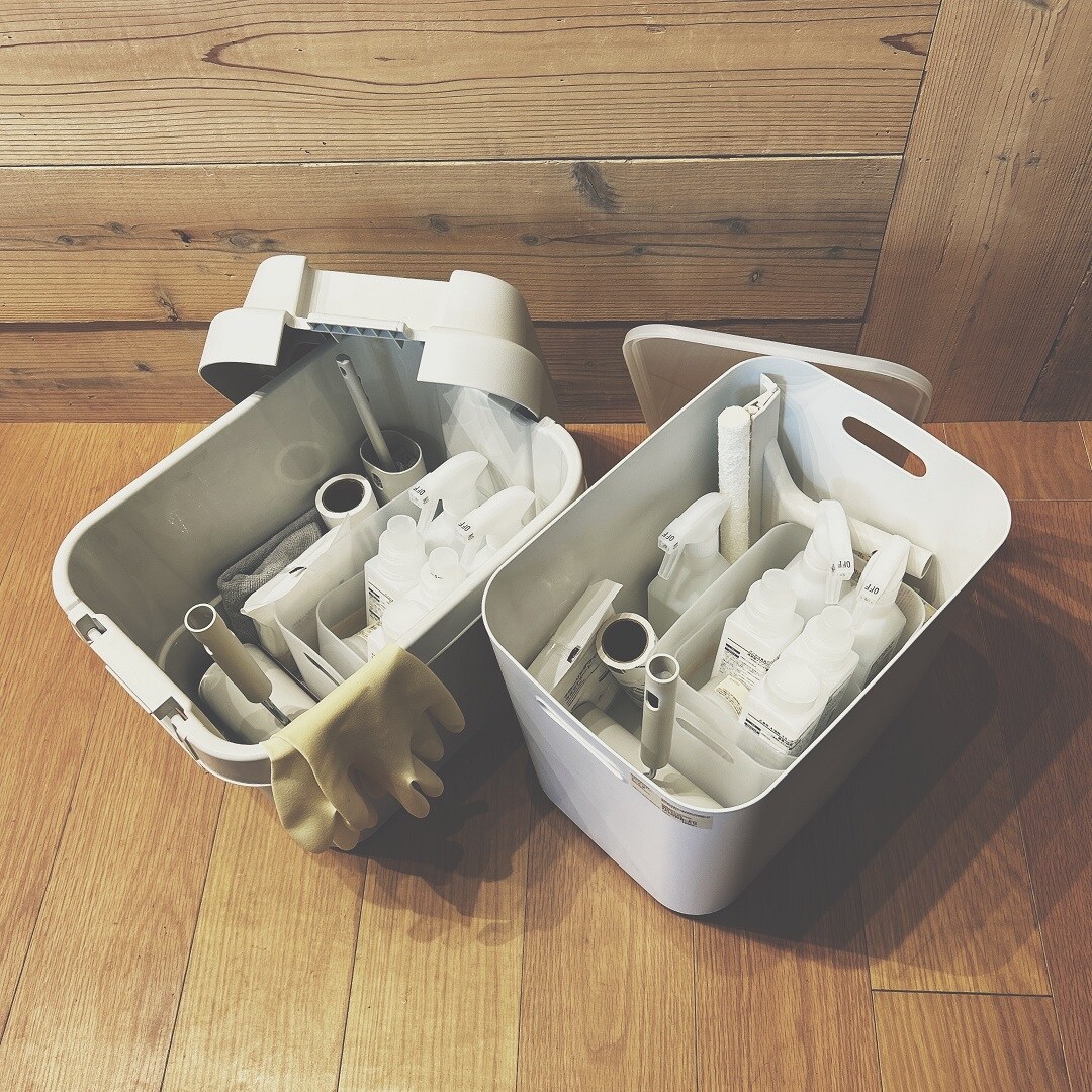 掃除道具がひとまとめになった写真