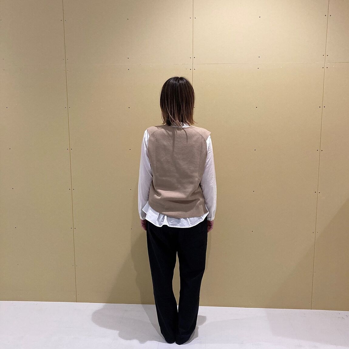 うしろ