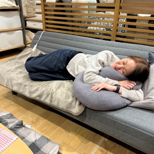 ホットシートに寝ている画像