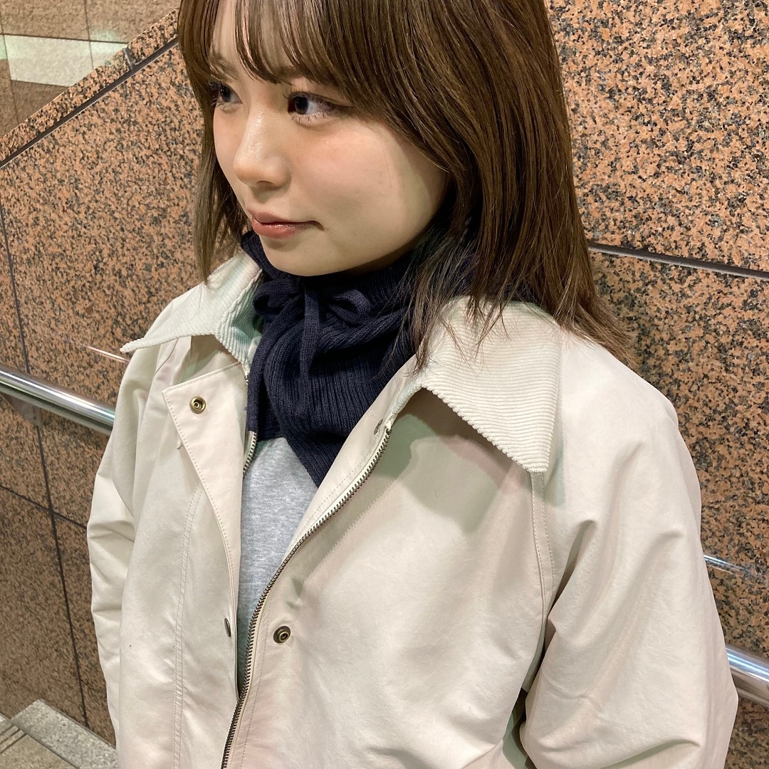 女の子が立っている写真