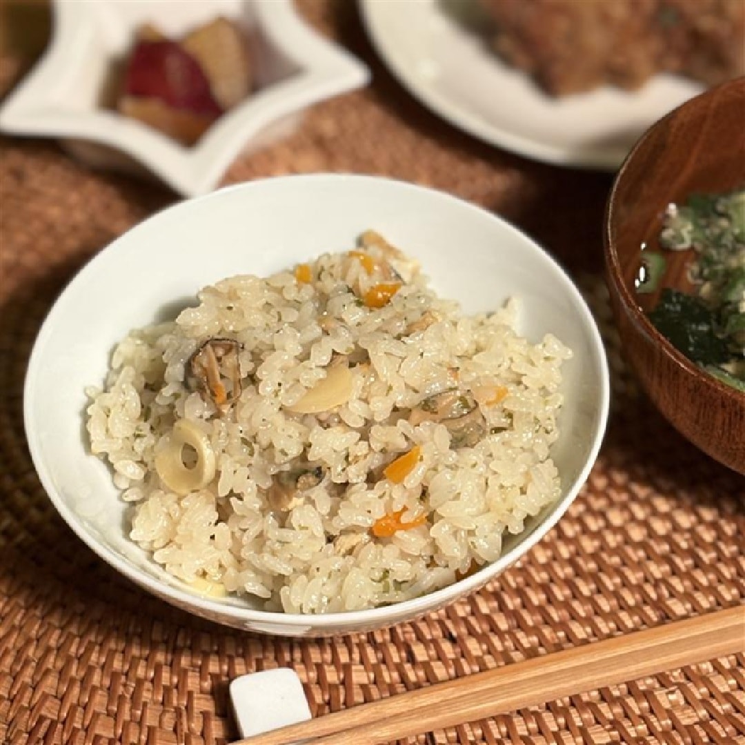 炊き込みご飯の写真