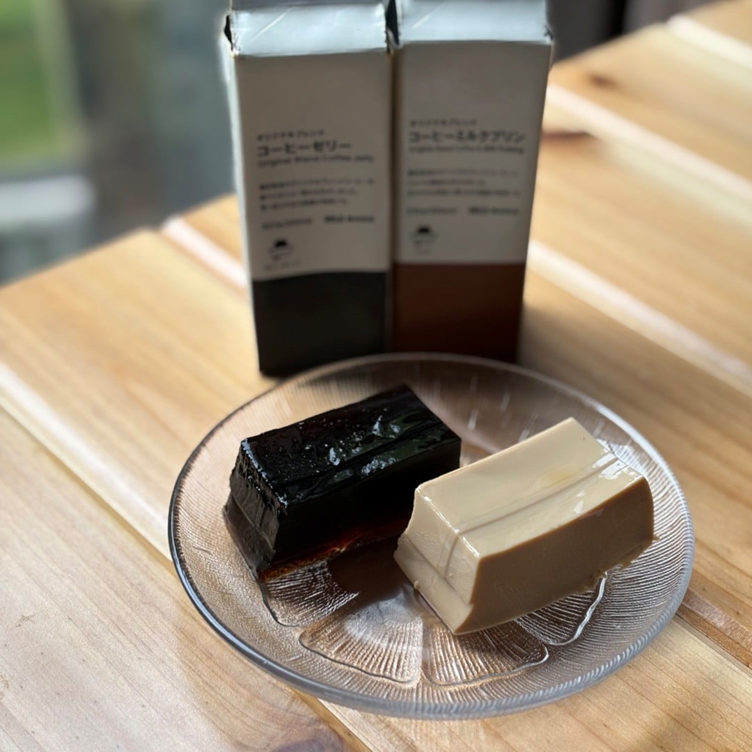 コーヒーゼリーとコーヒープリンの写真です。