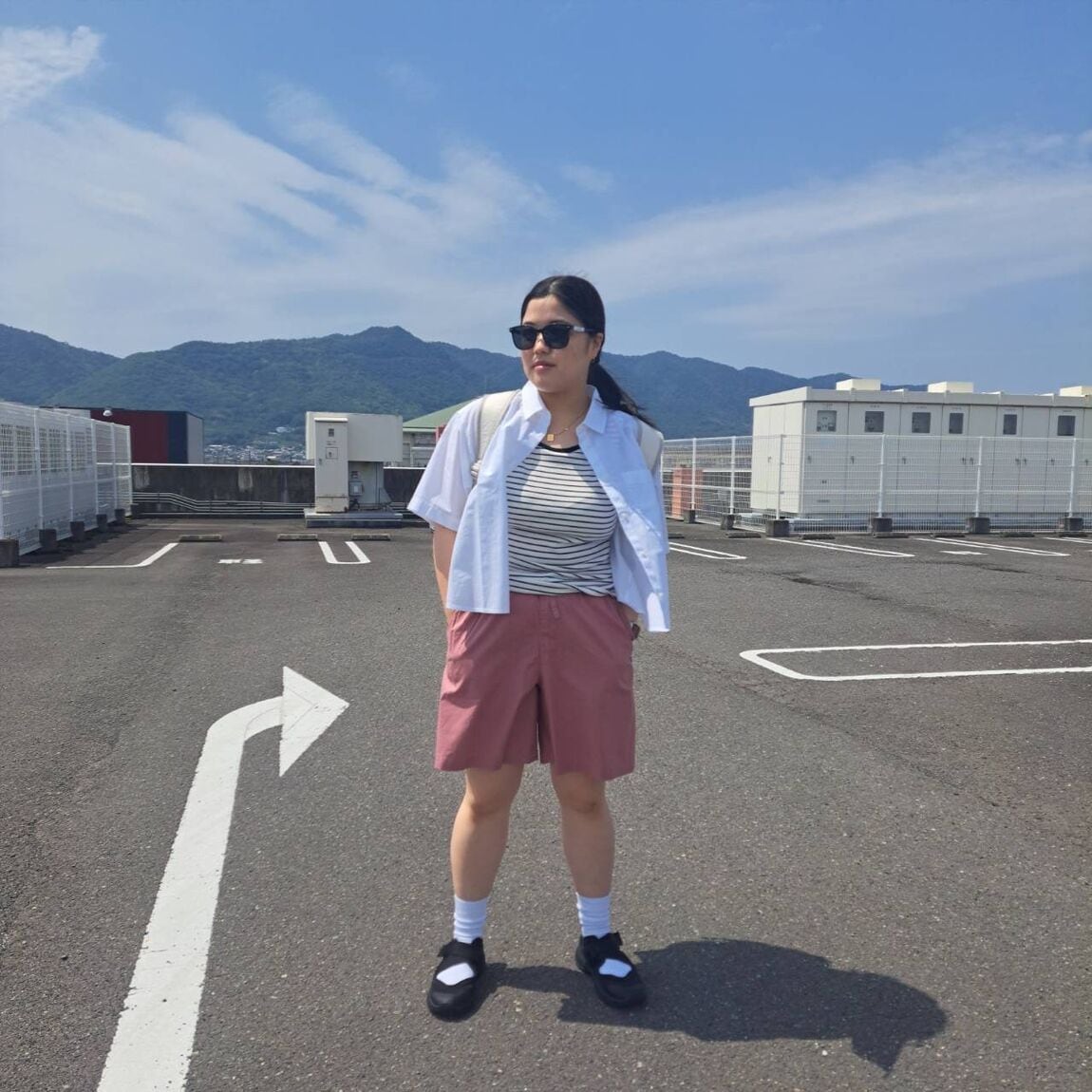 る３