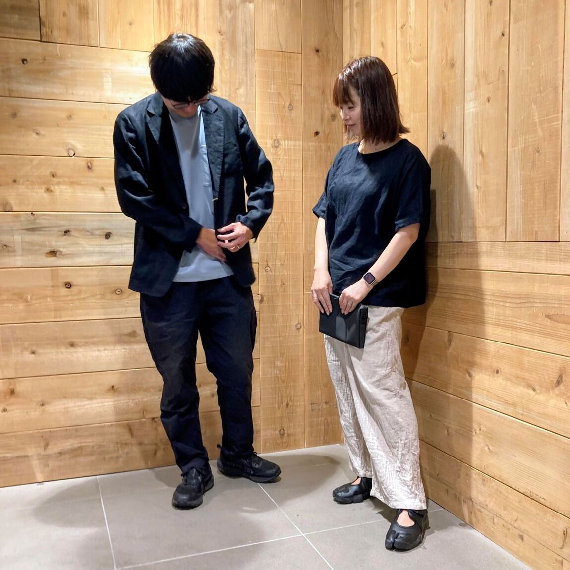 045449_下向いてる