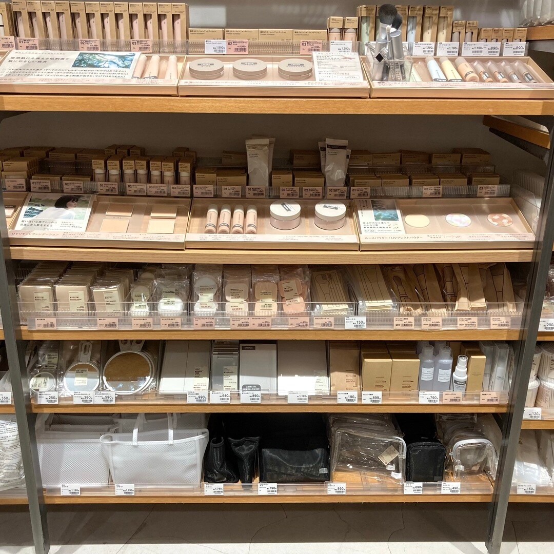 メイク用品売り場