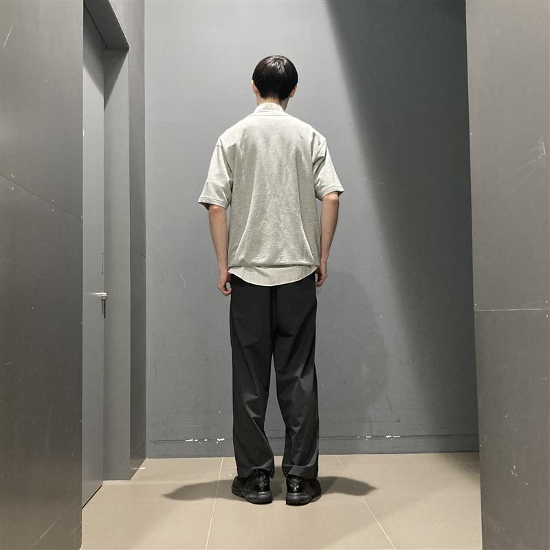 後ろの写真