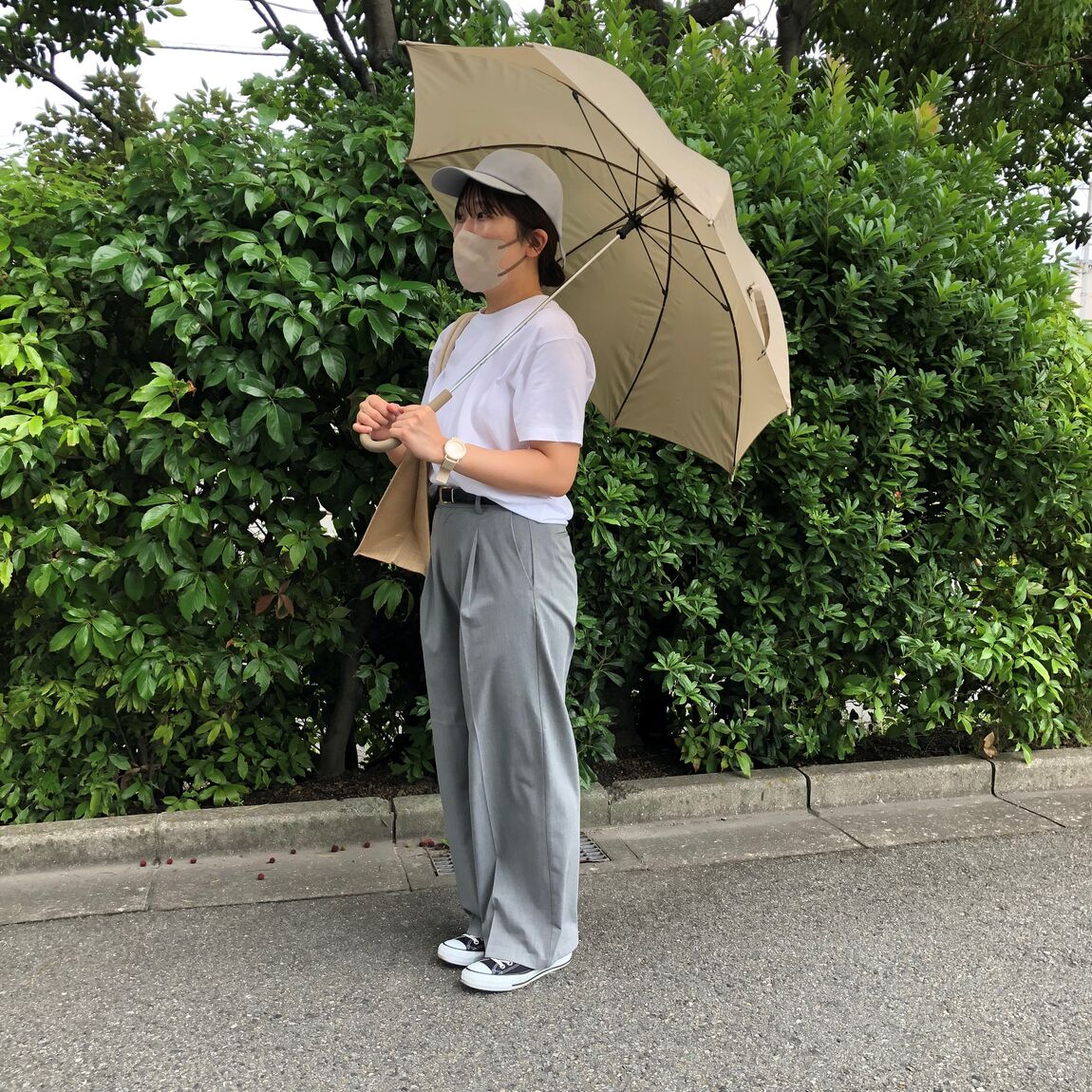 婦人天竺傘さし