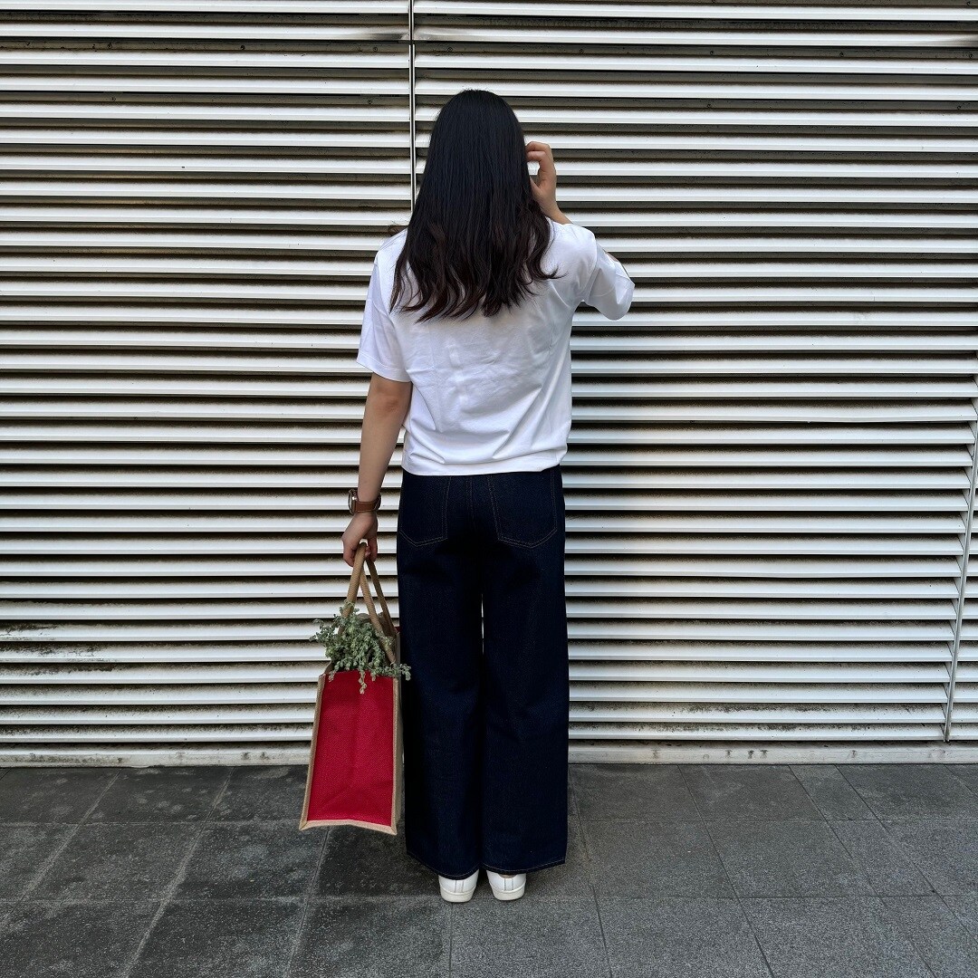 後ろ姿の画像