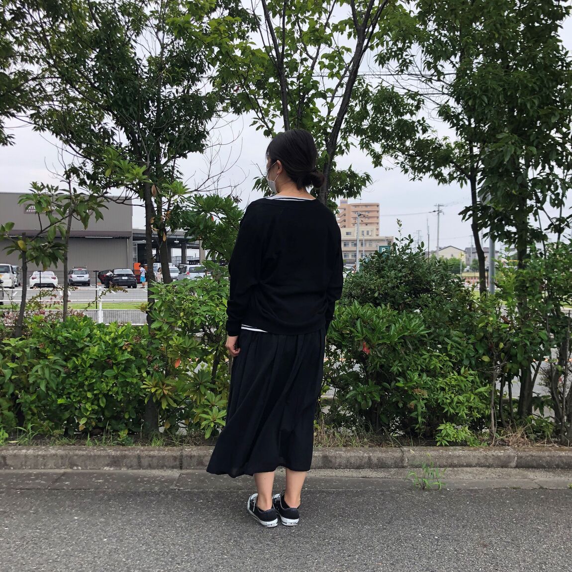 婦人後ろ