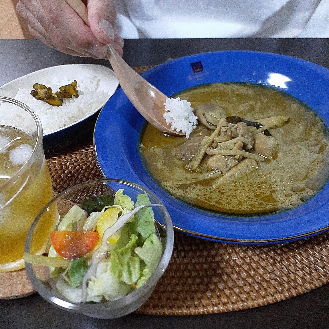 たべらさる