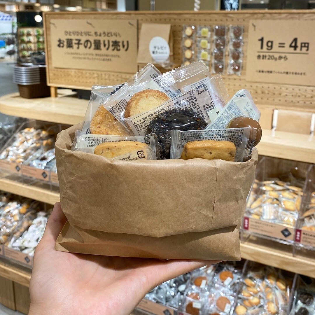 菓子量り売り