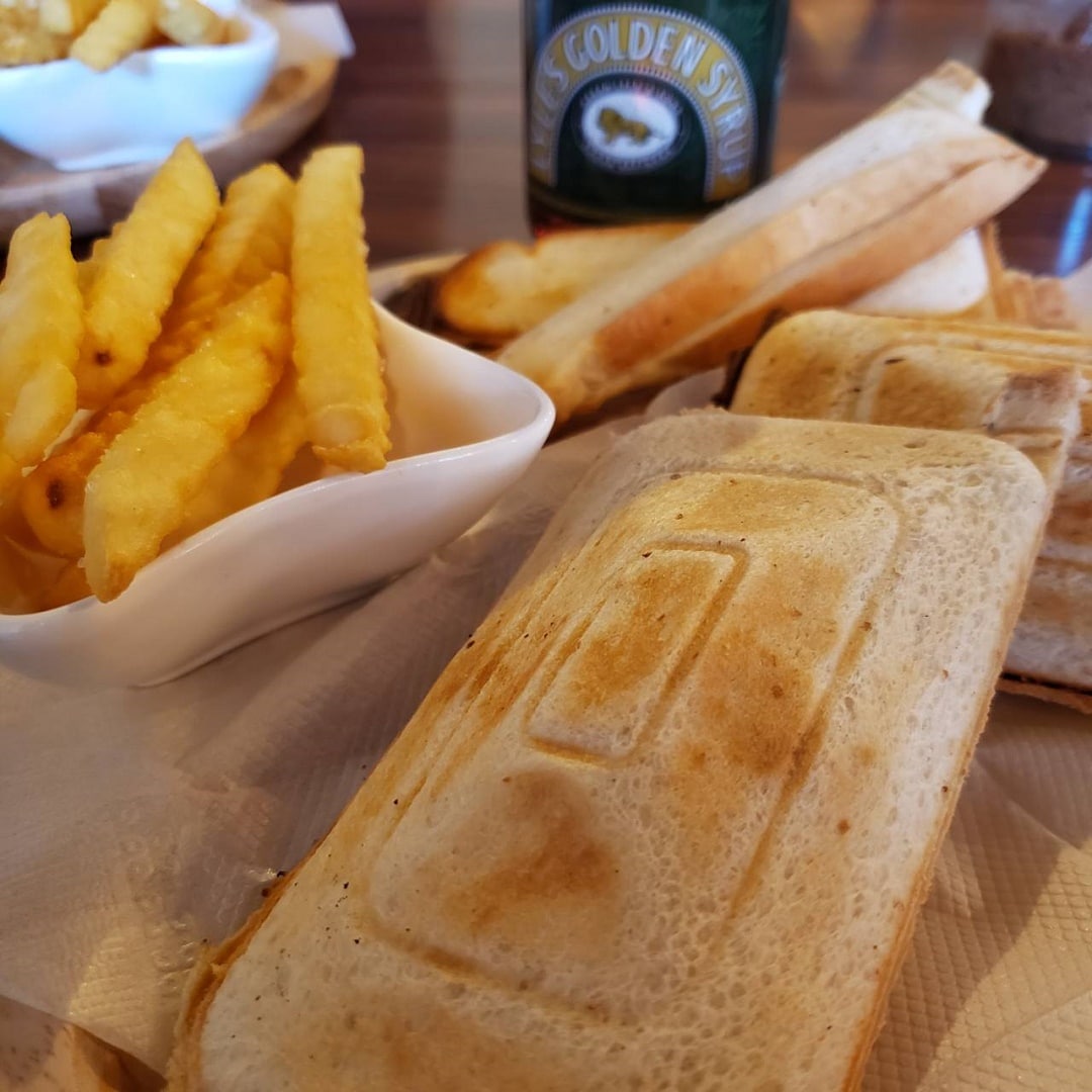 ななしカフェ　ホットサンド