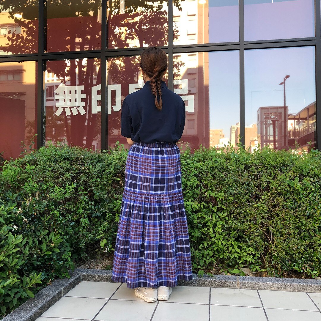 女の子が立っている写真