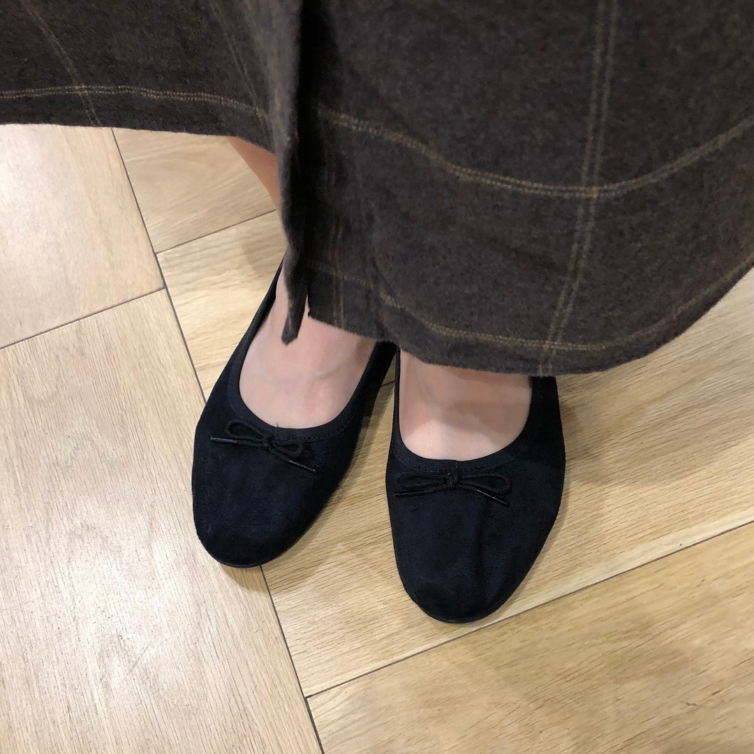 女の子が立っている写真