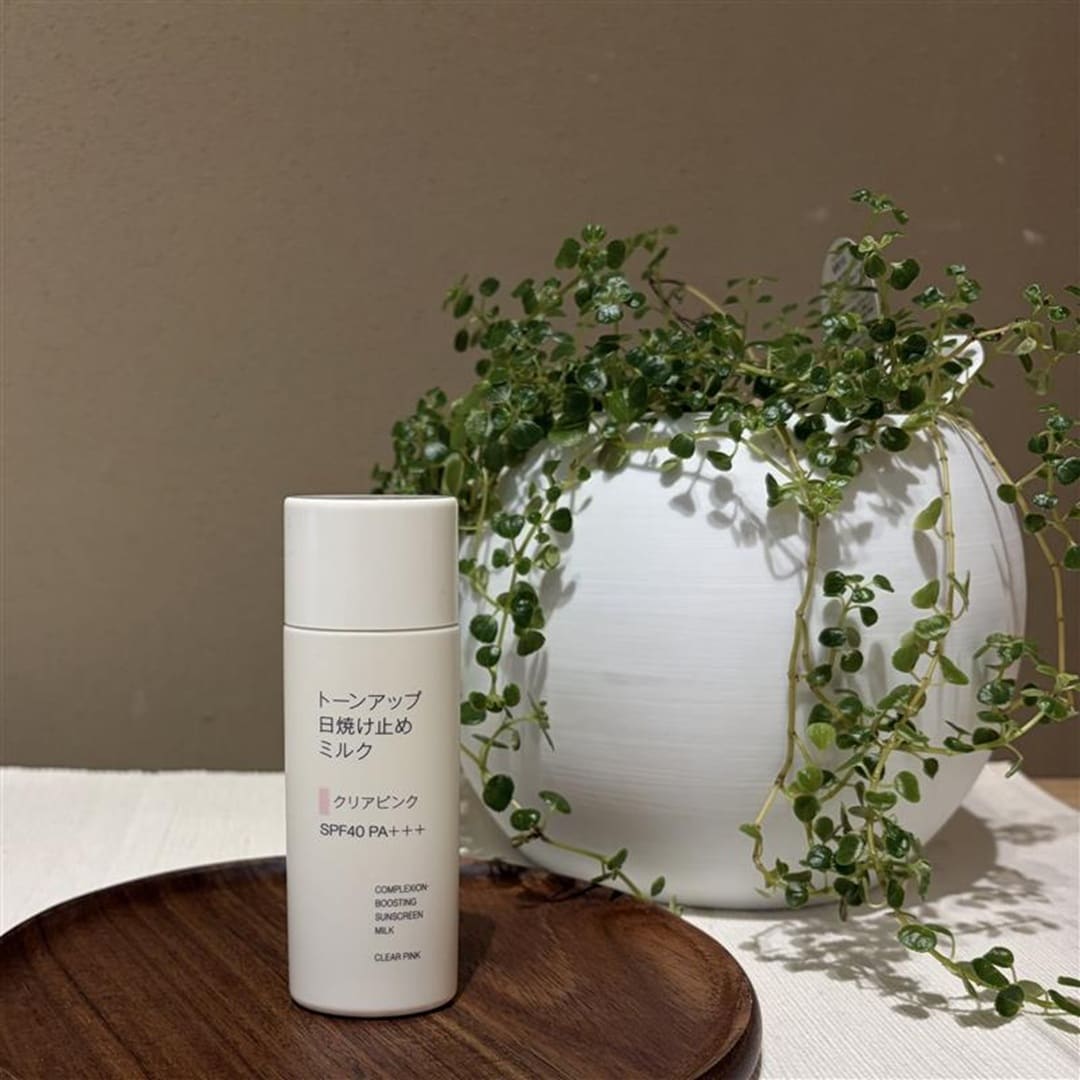 ライトベージュ