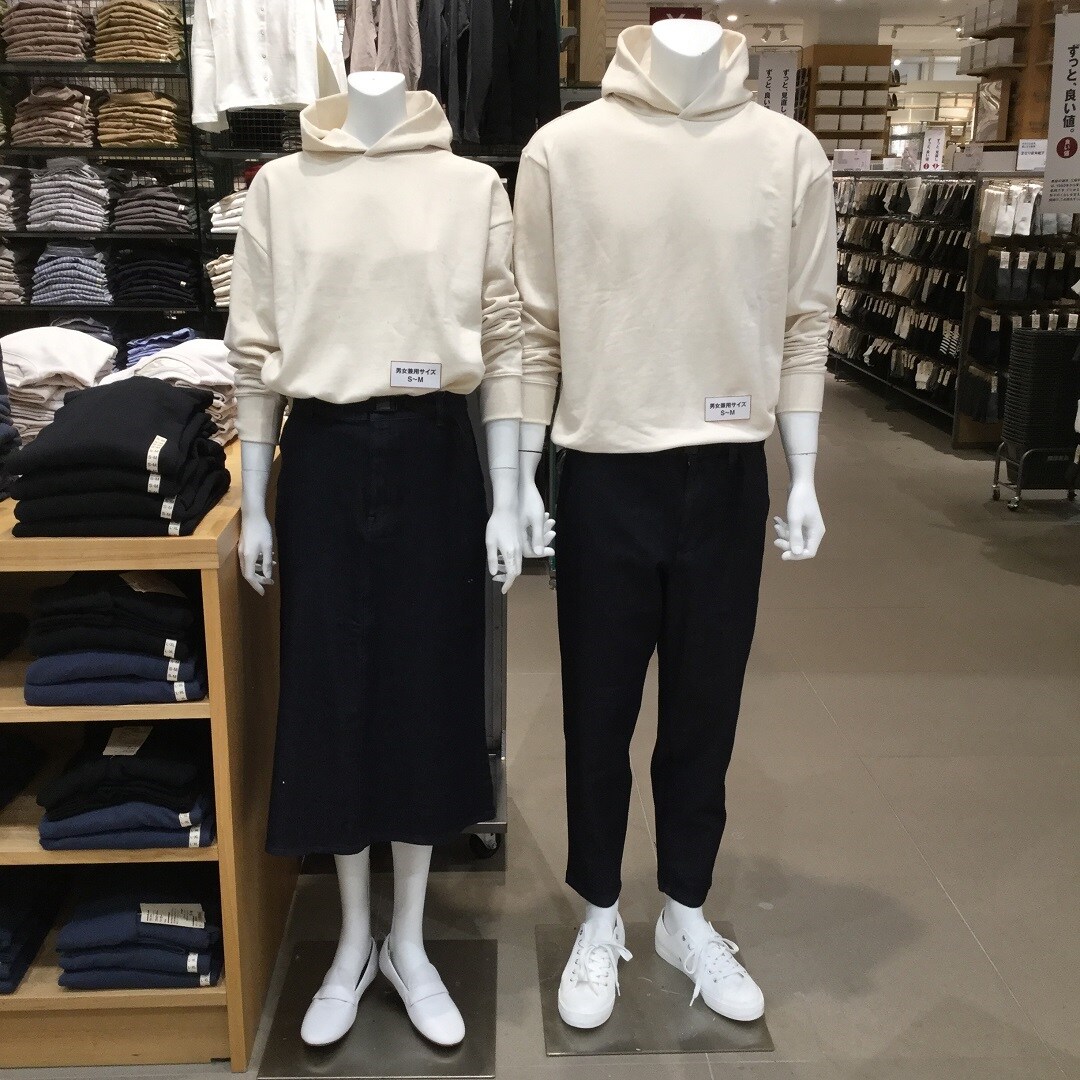 入口マネキン