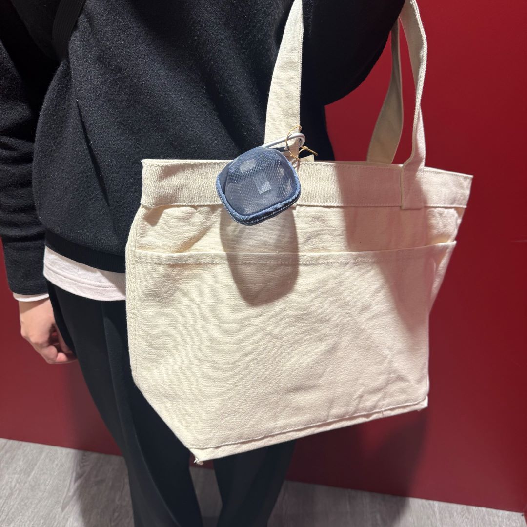 バッグについている
